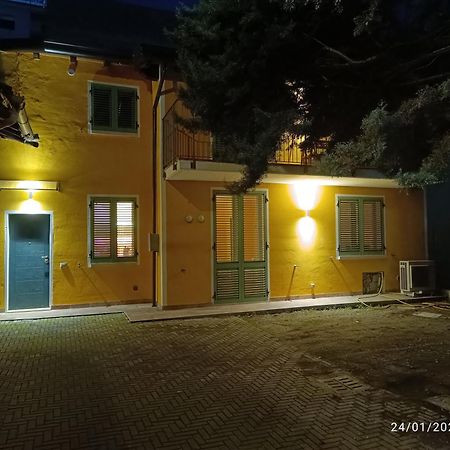Un Angolo A Milano... エクステリア 写真